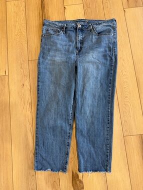 Seven7 Blue Cropped Straight-Leg Jeans